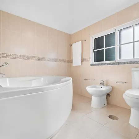 Ferienhaus Avista Navios - Sea View & Free Parking In