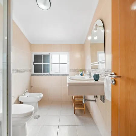 Ferienhaus Avista Navios - Sea View & Free Parking In *