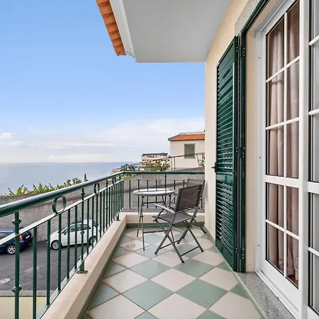 Avista Navios - Sea View & Free Parking In Ferienhaus *